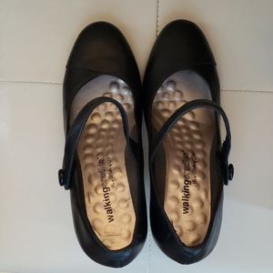 Walking cradles "Minx" Mary Janes 8.5